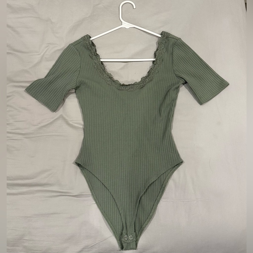 Adorable Forever 21 green bodysuit